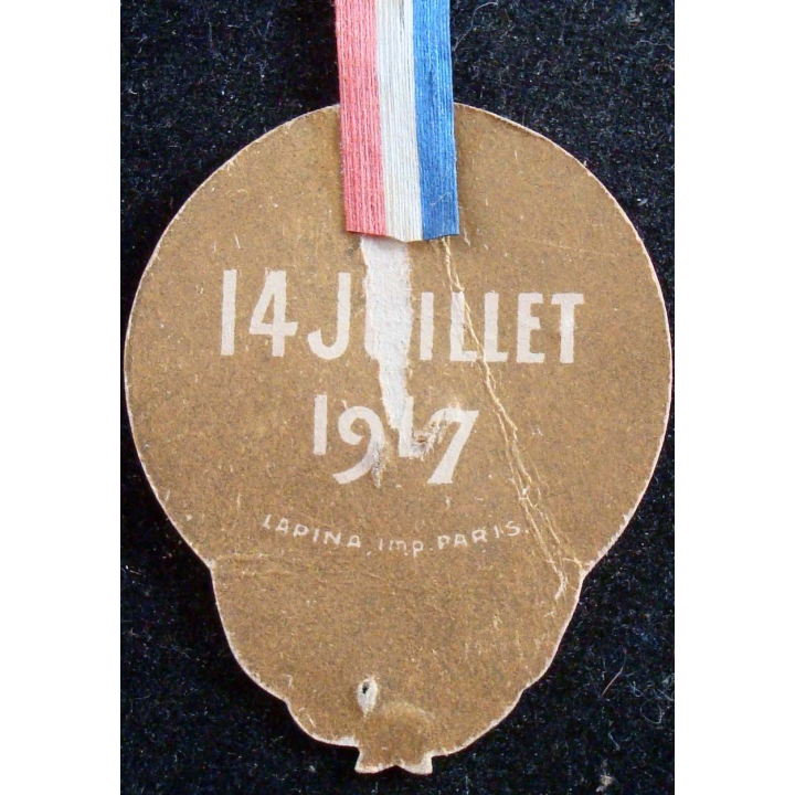 JOURNEE 1914 - 1918  :  insigne cartonné de la journée de Paris 14 juillet 1917