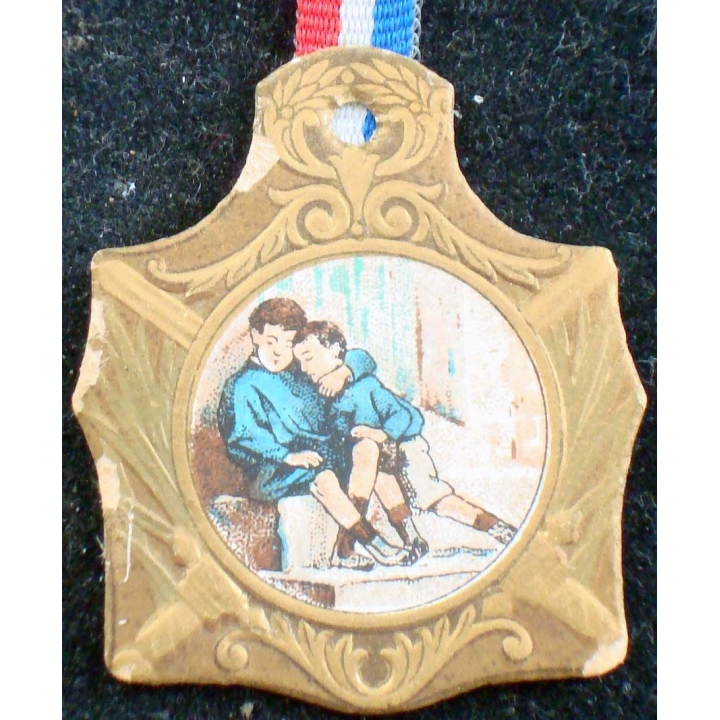 Insigne cartonné de la journée nationale des orphelins de la guerre