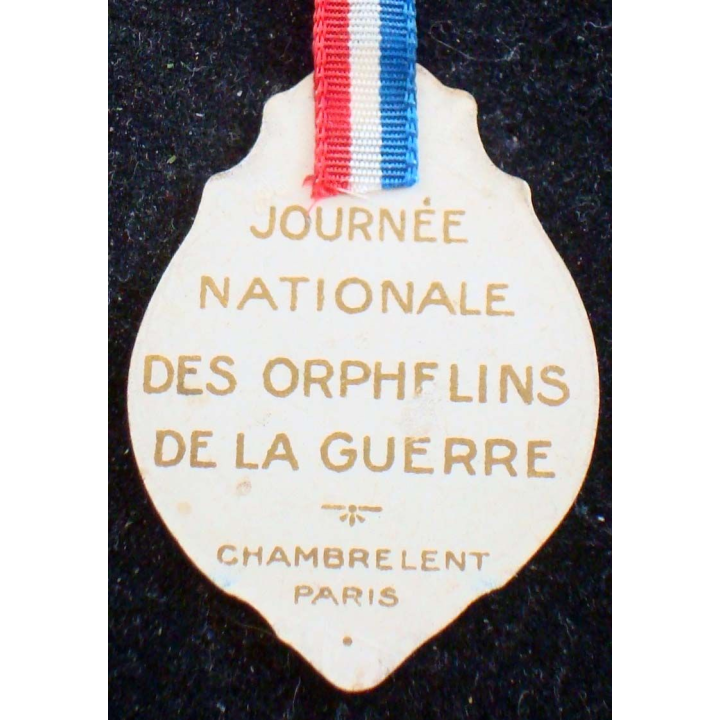 Insigne cartonné de la journée nationale des orphelins de la guerre