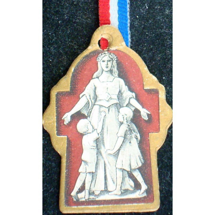 JOURNEE 1914 - 1918  :  insigne cartonné de la journée nationale des orphelins de la guerre