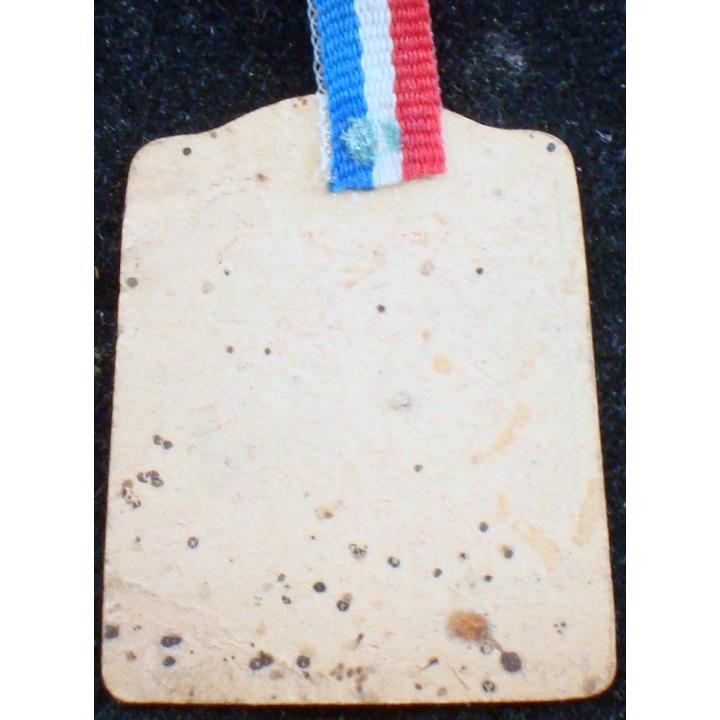 Insigne cartonné pour sauver les tuberculeux et préserver l'enfance