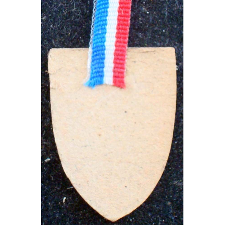 JOURNEE 1914 - 1918  :  insigne cartonné "Victoire "