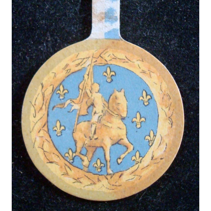 JOURNEE 1914 - 1918  :  insigne cartonné de Jeanne d'Arc