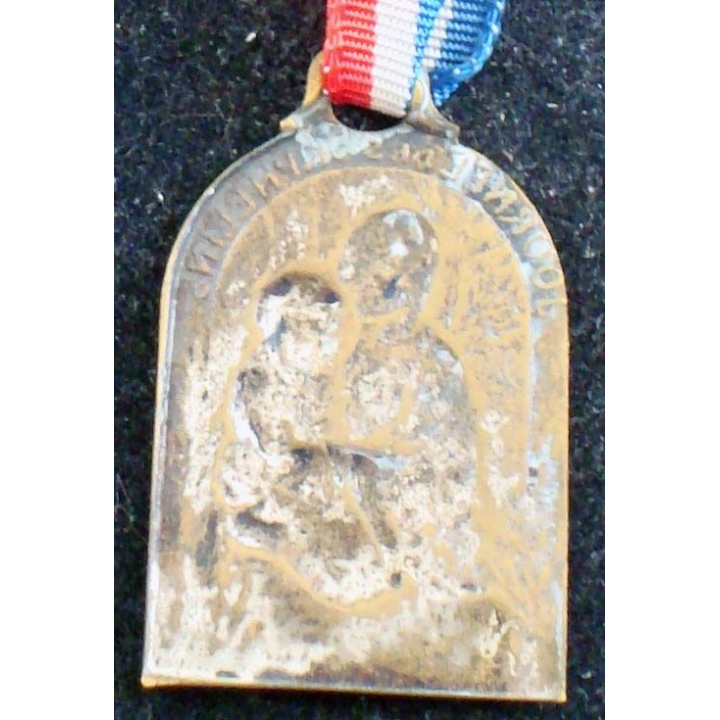 JOURNEE 1914 - 1918  :  médaille en métal embouti de la journée des orphelins