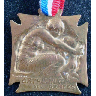 JOURNEE 1914 - 1918  :  médaille en métal embouti de l'orphelinat des Armées