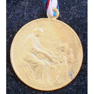 Médaille en métal embouti de la journée française de secours national