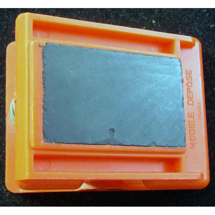 MAGNET FRIGO : pince à pense bête magnétique de couleur orange