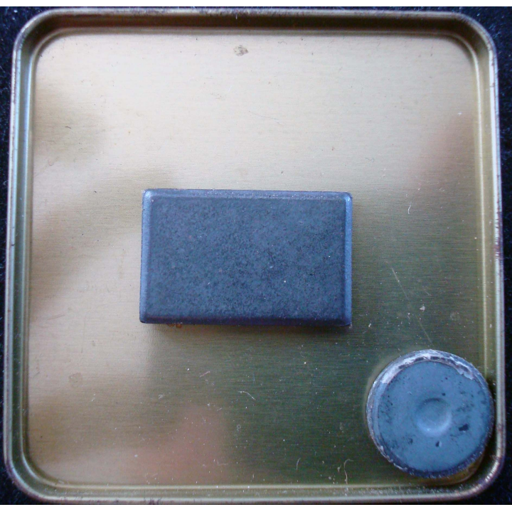 MAGNET FRIGO boite de biscuits C.W.S pineapple Crumpsall works Manchester