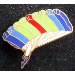 Pin's parachute : pin's représentant une aile de parachute