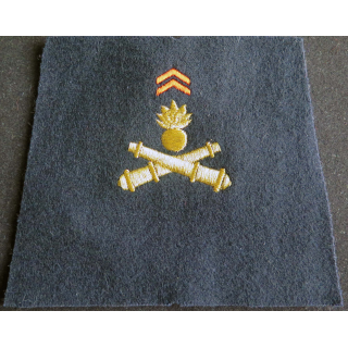 FOURREAU : fourreau d'épaule du service géographique des armées non cousu de forme trapézoïdal en fil doré