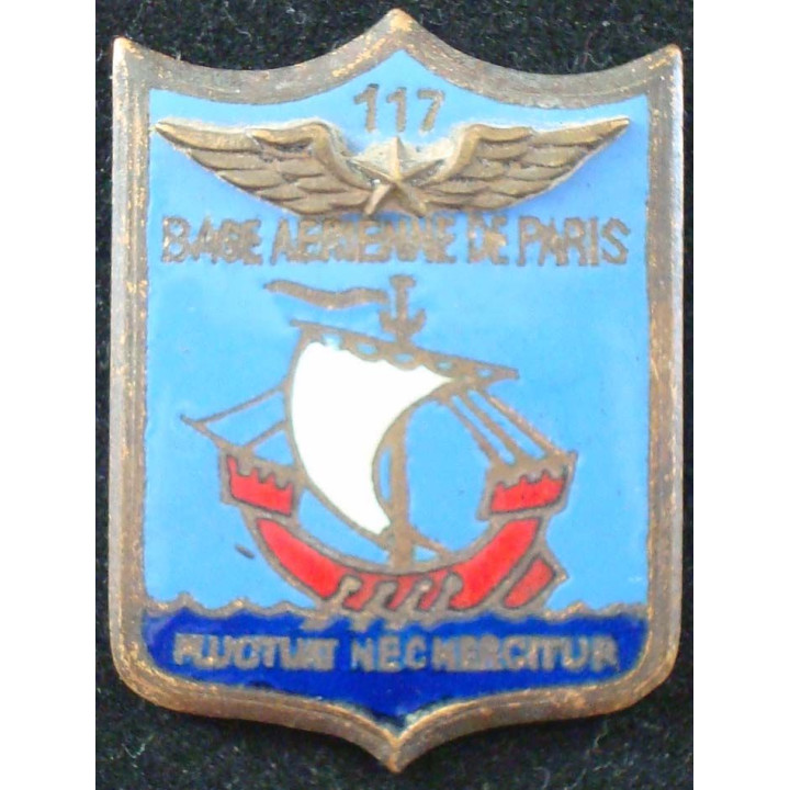 BA 117 Paris de fabrication Mardini en émail épingle aux extrémités coupées