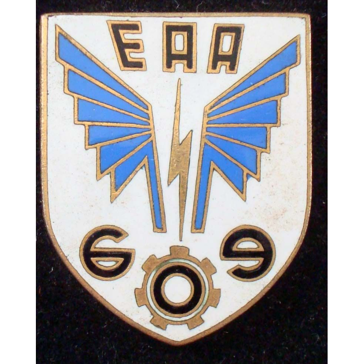EAA 609 de fabrication Drago Romainville sans attache et en émail