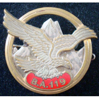 BA 119 de fabrication Drago A. 604 en émail boléro collé