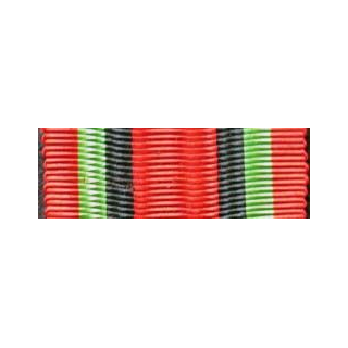INCONNU : Ce ruban est de couleur rouge avec deux bandes noires et vertes