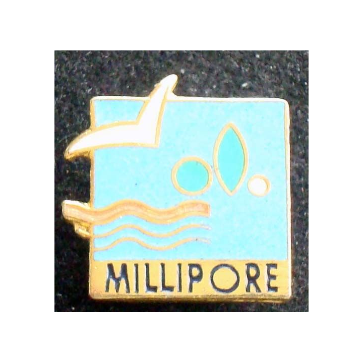 Pin's sportif : pin's MILLIPORE Natation