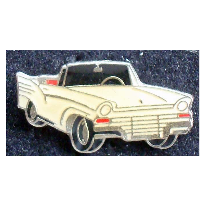 Pin's automobile : pin's représentant une vieille voiture