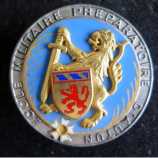 AUTUN : insigne métallique de l'école militaire d'Autun de fabrication Fraisse H. 631
