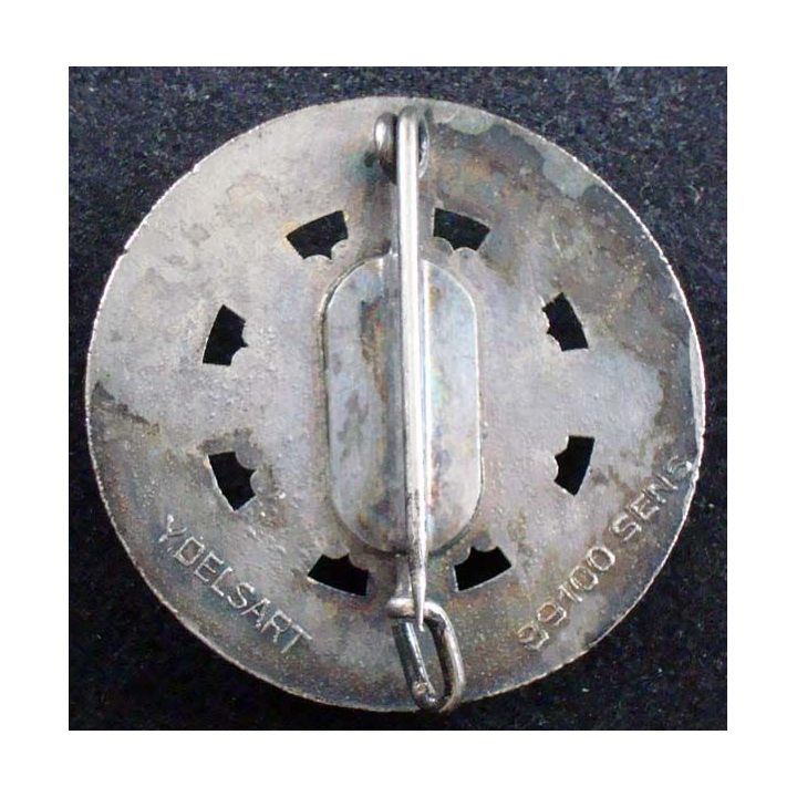 8° RA : insigne métallique du 8° régiment d'artillerie de fabrication Delsart