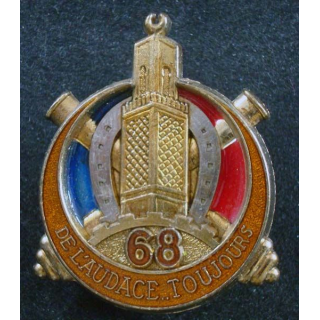 68° RA : insigne métallique du 68° régiment d'artillerie de fabrication Drago H. 197 en émail
