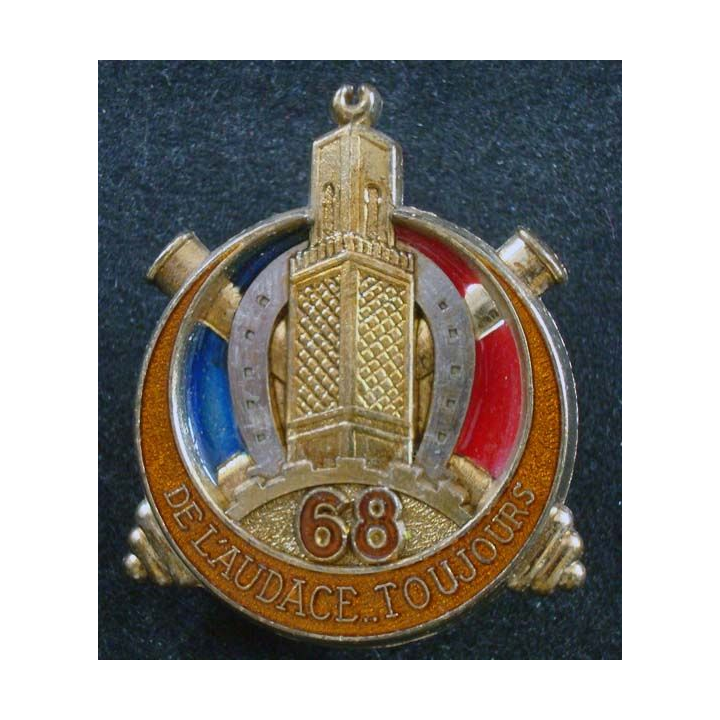 68° RA : insigne métallique du 68° régiment d'artillerie de fabrication Drago H. 197 en émail