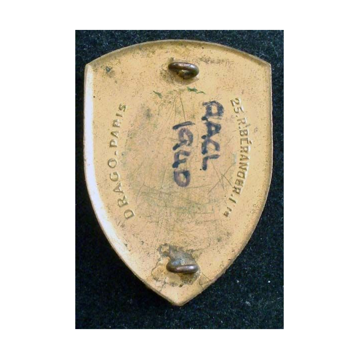 RACL :  Insigne métallique du régiment d'artillerie coloniale du Levant de fabrication Drago Béranger