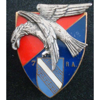 7° RA : insigne métallique du 7° régiment d'artillerie de fabrication Drago G. 1555 en émail