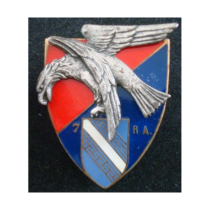7° RA : insigne métallique du 7° régiment d'artillerie de fabrication Drago G. 1555 en émail