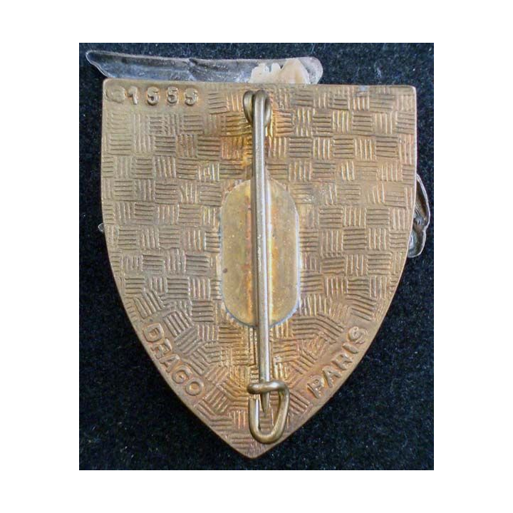 7° RA : insigne métallique du 7° régiment d'artillerie de fabrication Drago G. 1555 en émail