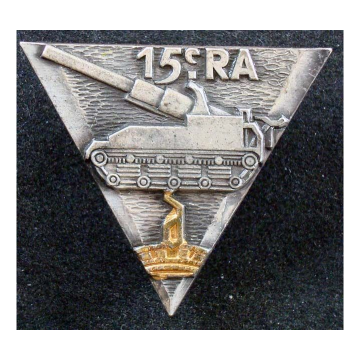 15° RA : insigne métallique du 15° régiment d'artillerie de fabrication Aremail G. 1879