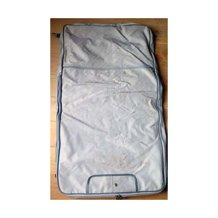 MILITARIA : valise souple porte tenue réglementaire des années 1977 pour officier 