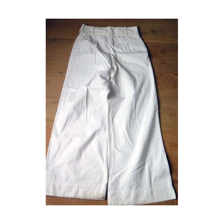 MILITARIA : tenue de marin suédois du début des années 1970 comprenant veste, pantalon et bachi