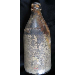 MILITARIA : bouteille de bierre US datée de la 2° guerre mondiale ne possédant plus d'étiquettes et dans son jus 