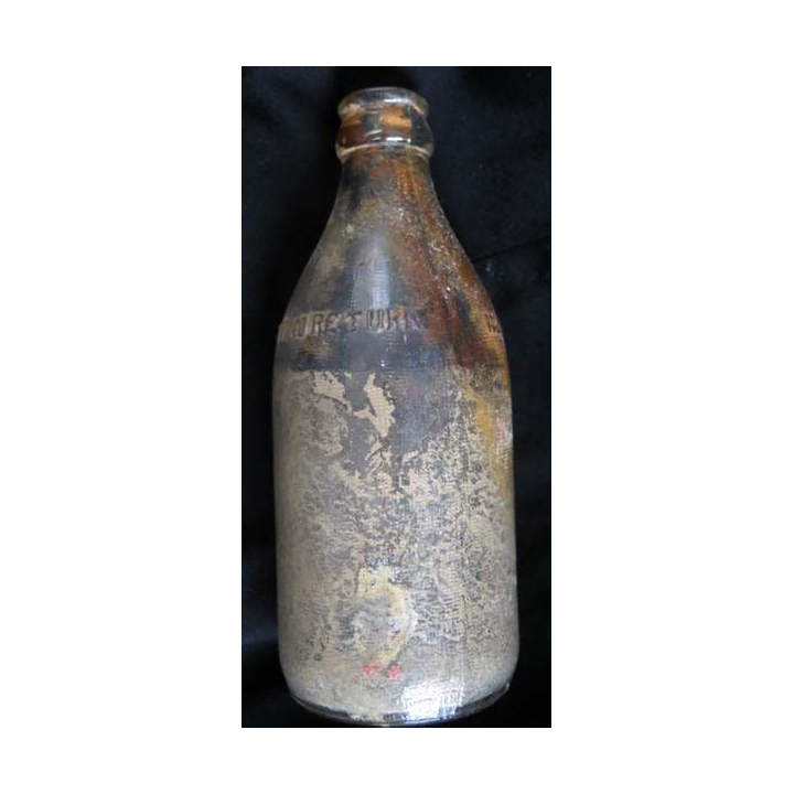 MILITARIA : bouteille de bierre US datée de la 2° guerre mondiale ne possédant plus d'étiquettes et dans son jus 