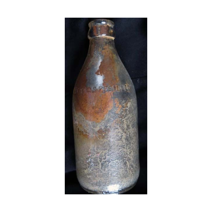 MILITARIA : bouteille de bierre US datée de la 2° guerre mondiale ne possédant plus d'étiquettes et dans son jus 