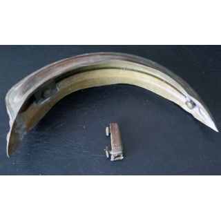 MILITARIA : lot d'un cimier et un porte plumet de casque de pompier Modèle 1895 