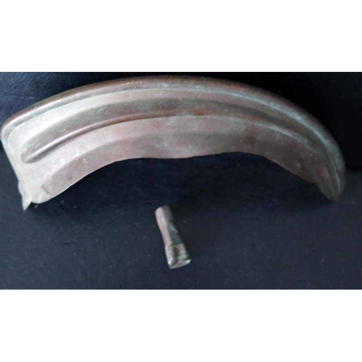 MILITARIA : lot d'un cimier et un porte plumet de casque de pompier Modèle 1895 