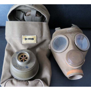 MILITARIA : Masque à gaz des années 1930 complet avec cartouche et boitiers verres