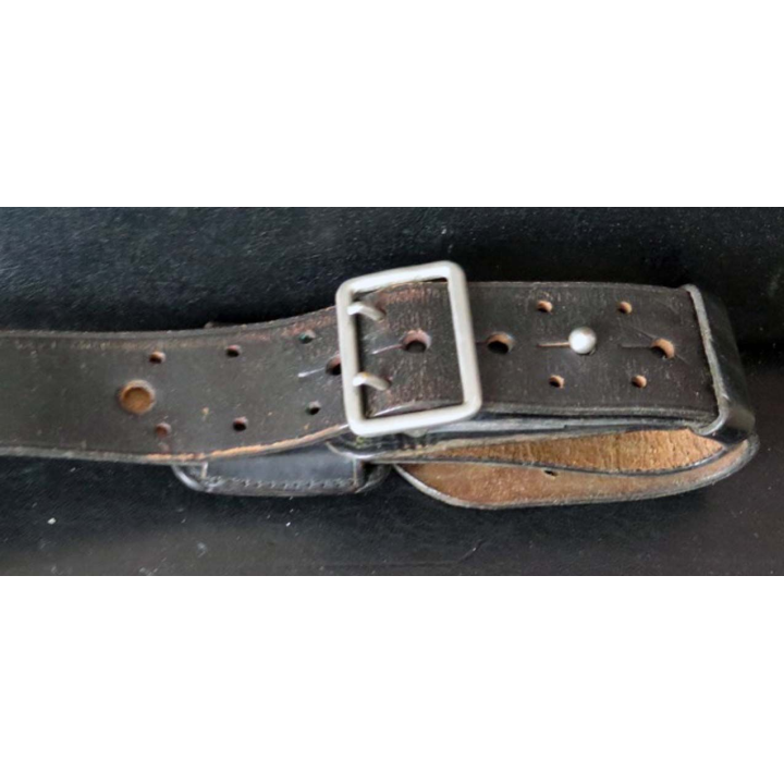 MILITARIA : Etui porte pistolet en cuir avec ceinturon incorporé type police