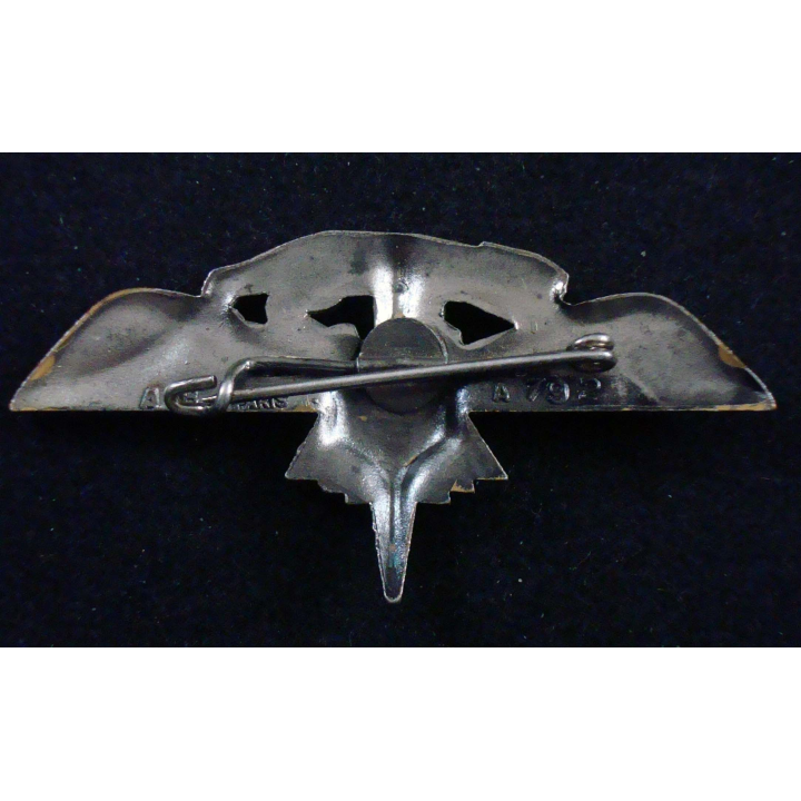 22° EH : insigne métallique du 22° escadron d'hélicoptères de fabrication A.B A. 792 dos embouti et argenté
