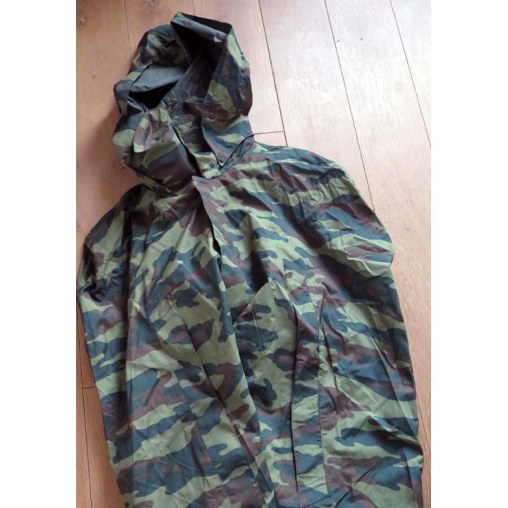 MILITARIA : puncho de l'armée russe camouflé dans son enveloppe support