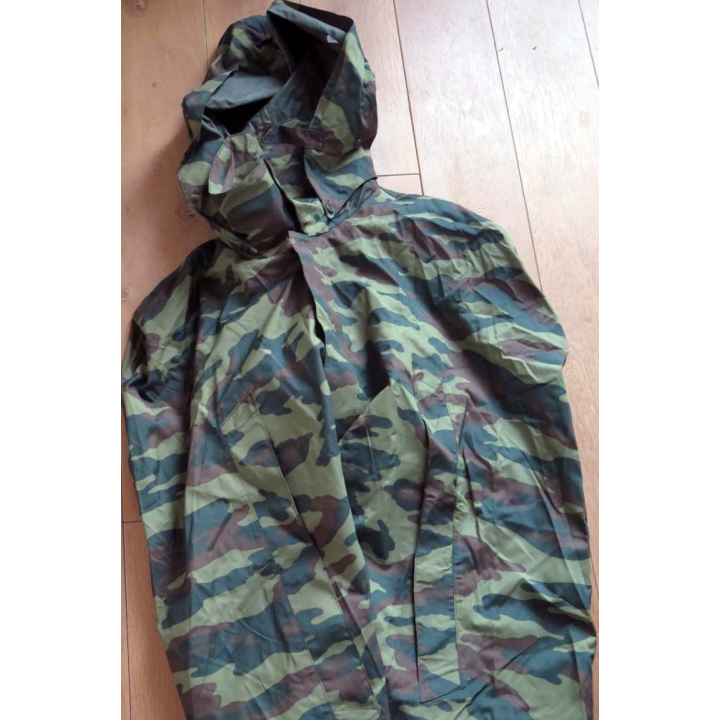 MILITARIA : puncho de l'armée russe camouflé dans son enveloppe support