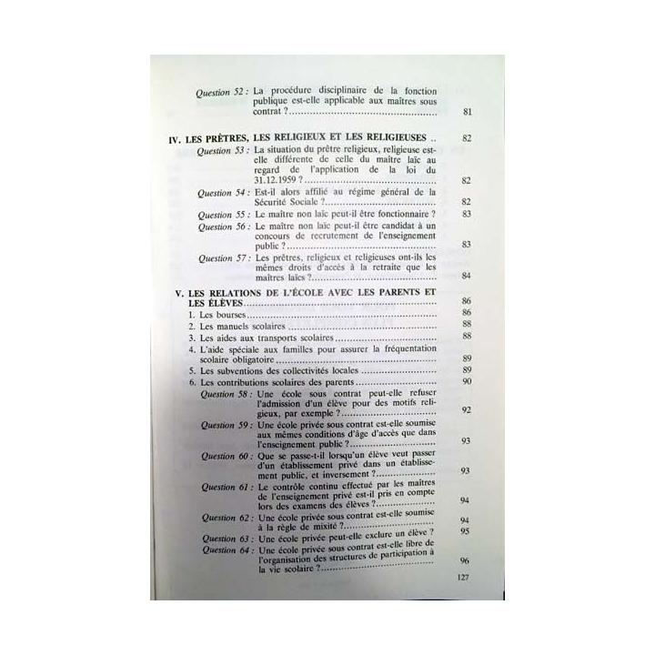 1. L'école libre et l'état de Nicole Fontaine aux éditions Unapec 1982