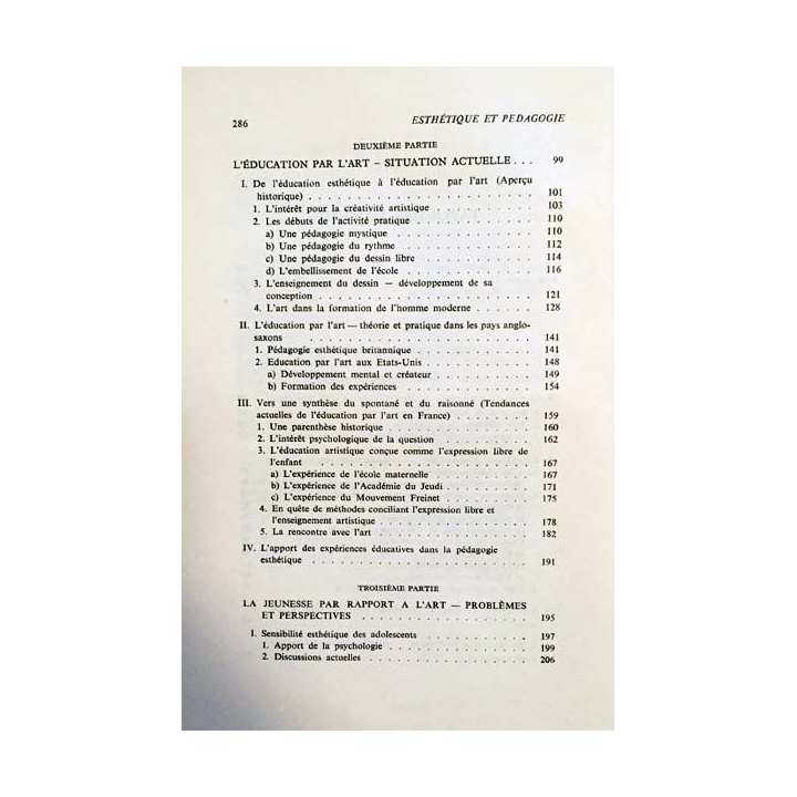 1. Esthétique et pédagogie de Irena Wojnar aux éditions Presses Universitaire de France 1963