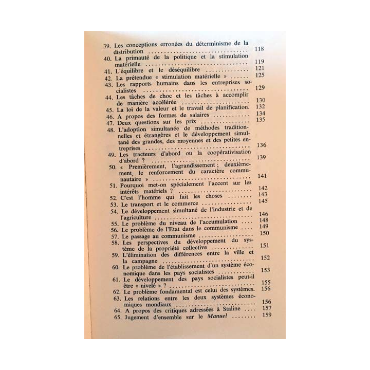 1. Mao Tsé-toung et la construction du socialisme de Hu Chi-hsi aux éditions du Seuil