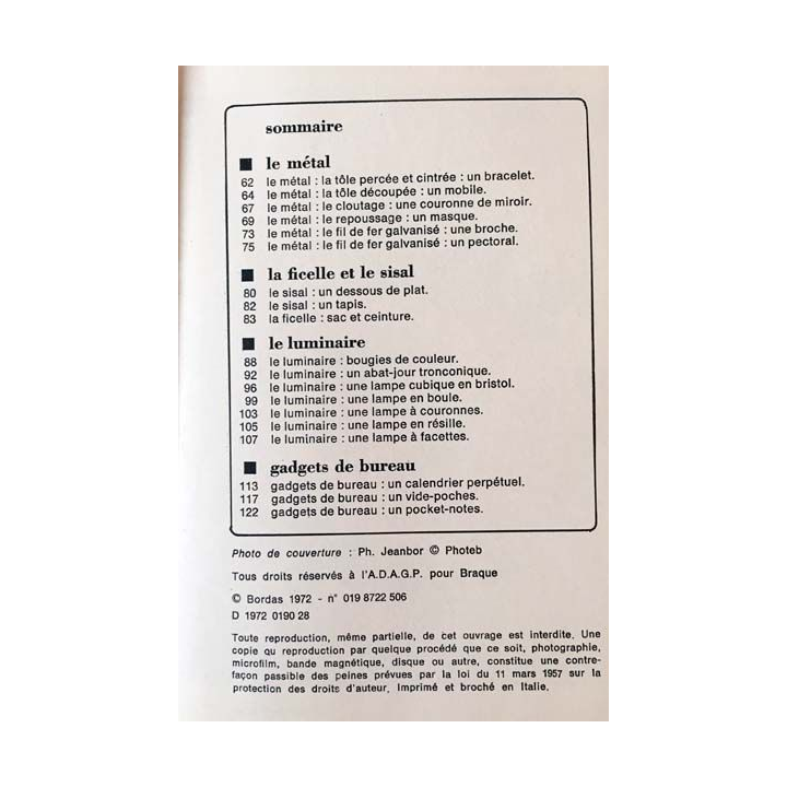1. Prêt à créer avec carton, papier, plastique, ficelle aux éditions Bordas