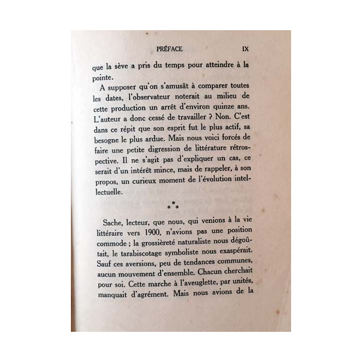 1. ...Mais elle dort de Jean Viollis aux éditions de la Madeleine 1932