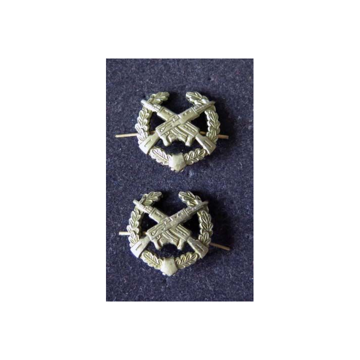 RUSSIE : insigne métallique de col de l'infanterie de diamètre 2,3 cm vendus par paire