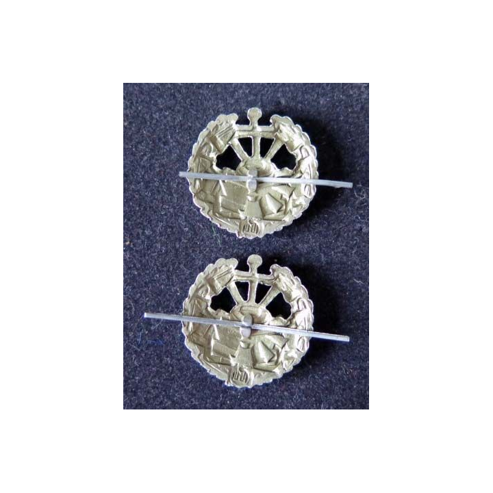 RUSSIE : insigne métallique de col du génie de diamètre 2,3 cm vendus par paire