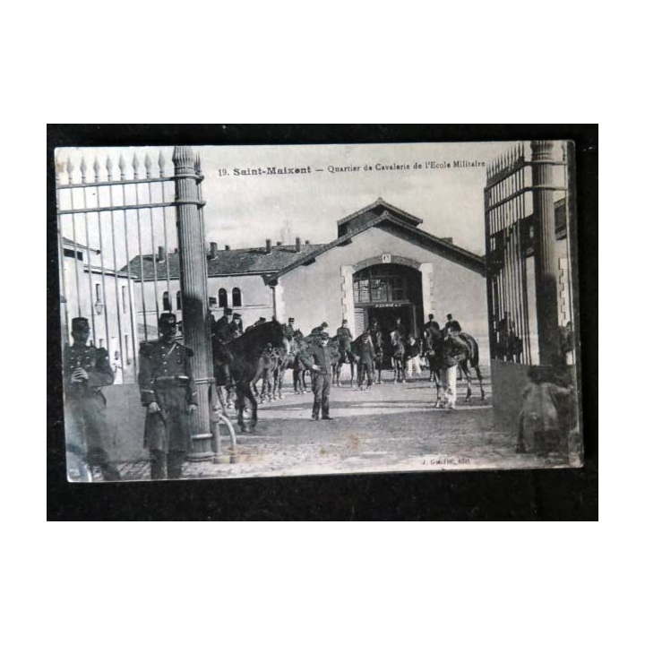 CARTE POSTALE GUERRE 1914-1918  :  (19) Saint-Maixent quartier de Cavalerie de l'Ecole Militaire