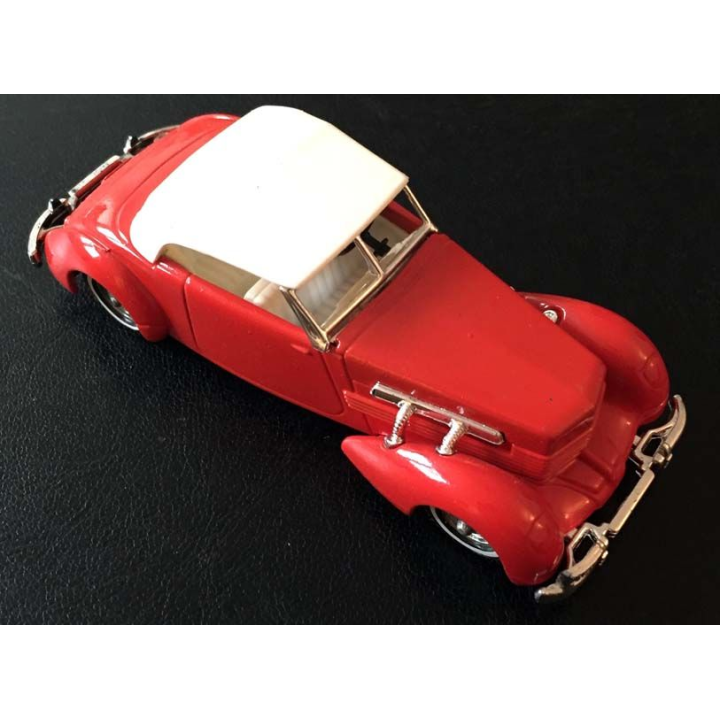 Voiture de collection : 1937 Cord 812